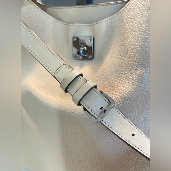 MCM Milla Leather Hobo Bag Purse Handbag women'a Cream Italian - Picture 6 of 8